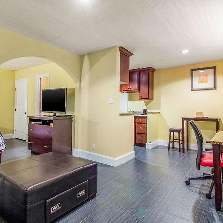Rodeway Inn & Suites Houston Near Medical Center Esterno foto