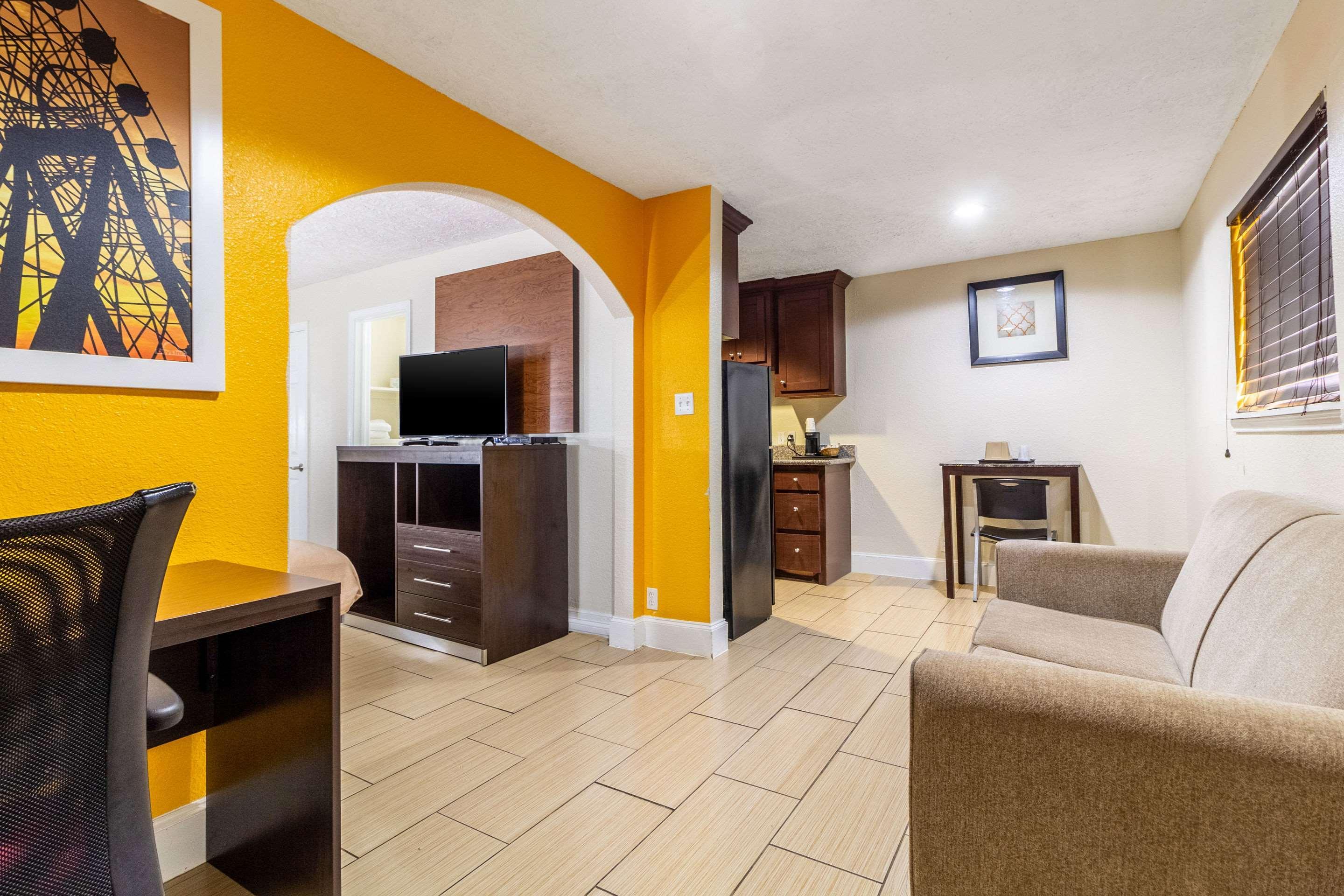 Rodeway Inn & Suites Houston Near Medical Center Esterno foto