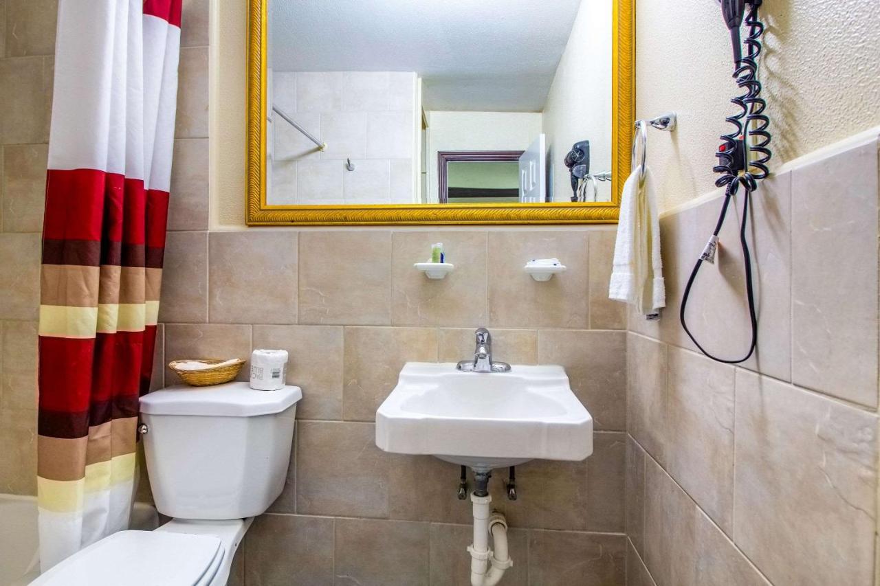 Rodeway Inn & Suites Houston Near Medical Center Esterno foto